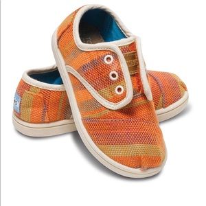Tiny TOMS Orange Tropic Cordones Size 8.